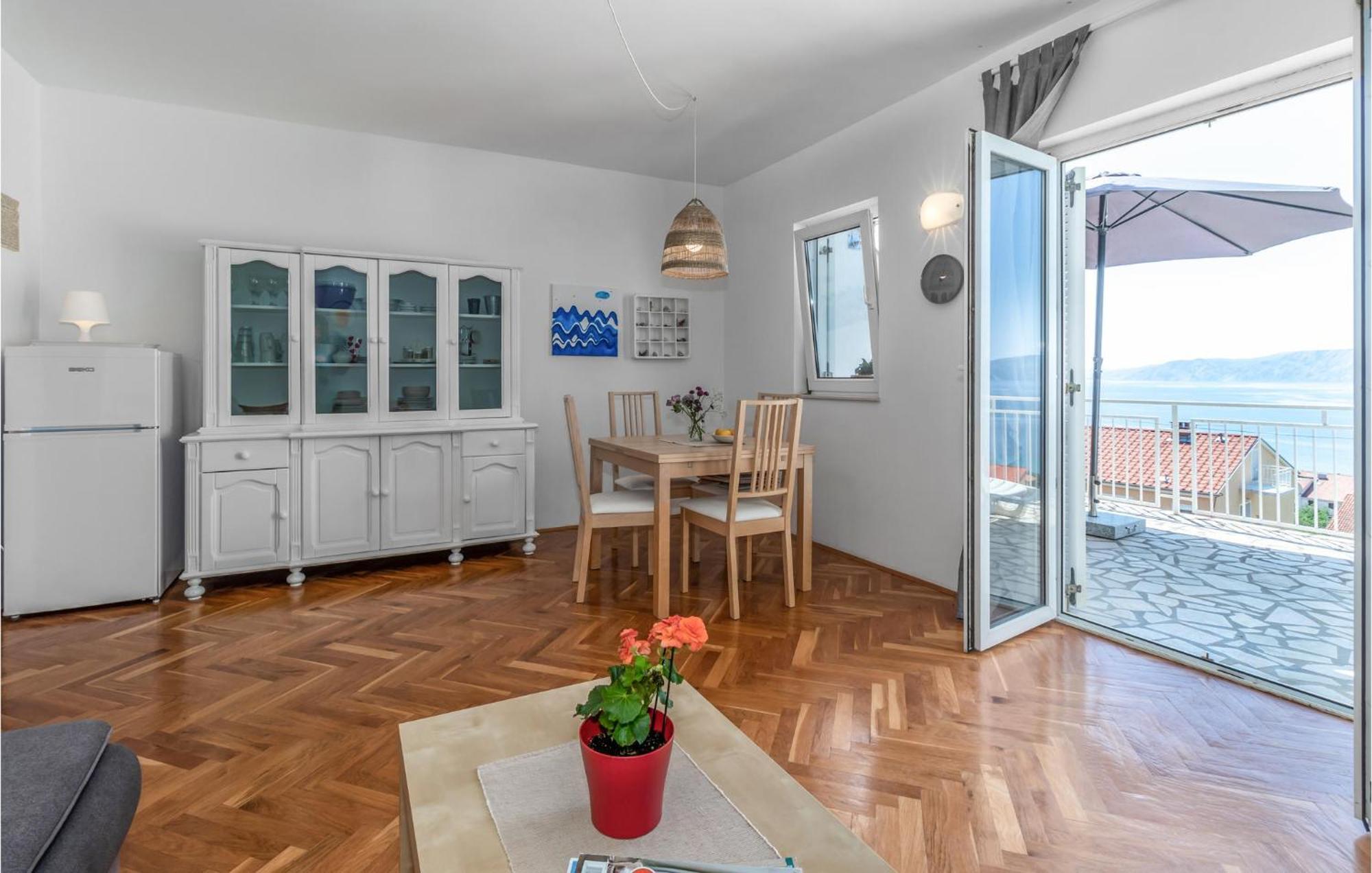 Lovely Apartment In Novi Vinodolski With Wifi Exterior foto