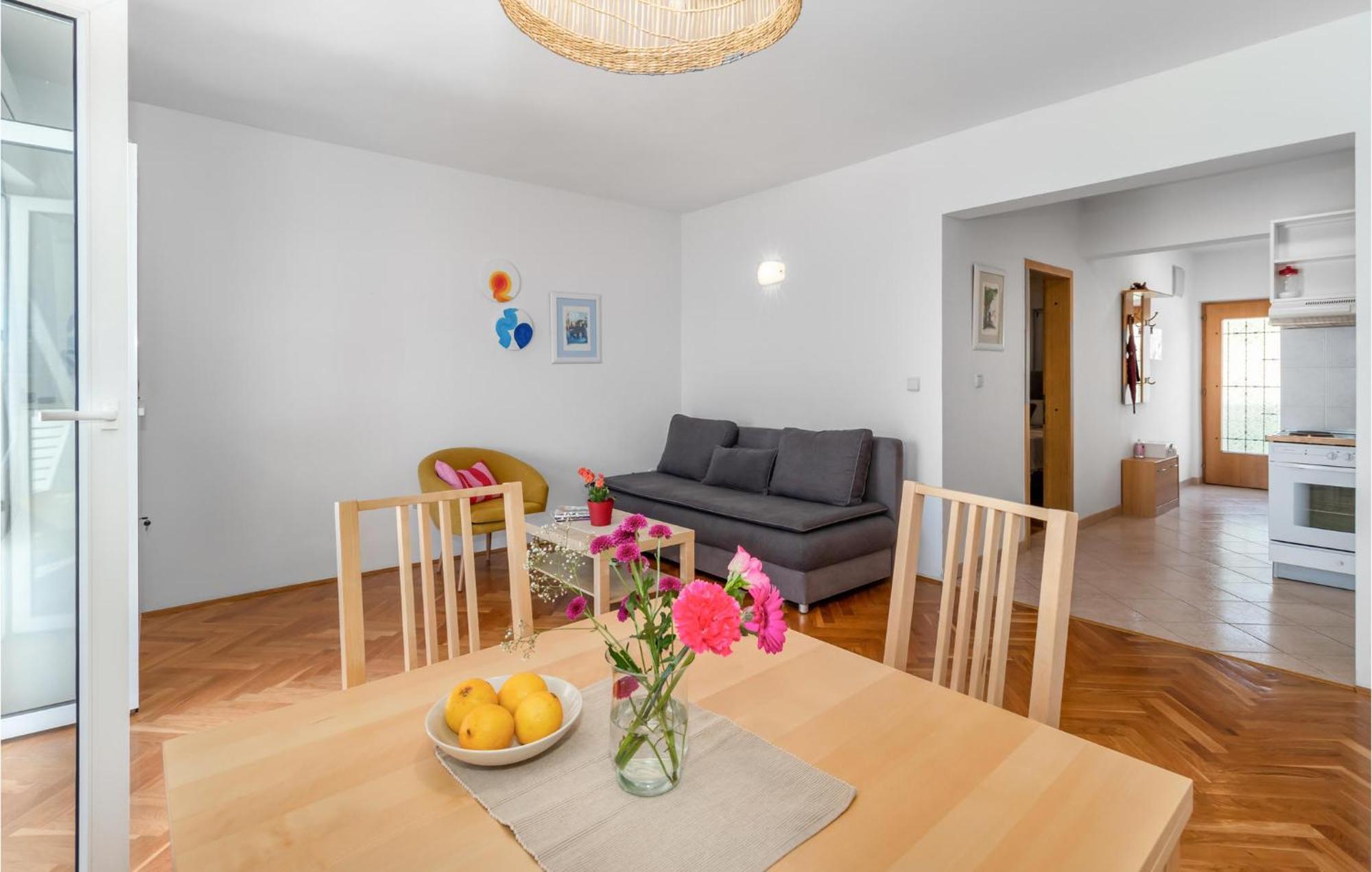 Lovely Apartment In Novi Vinodolski With Wifi Exterior foto